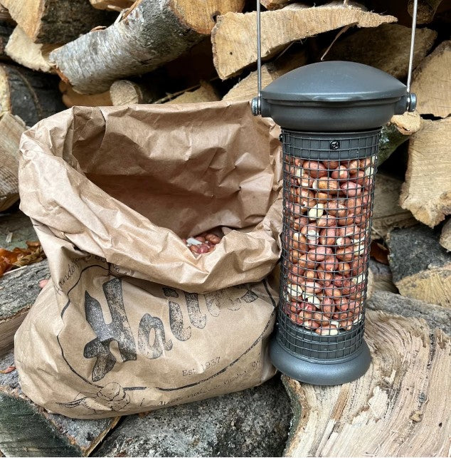 Full peanut feeder and pack.