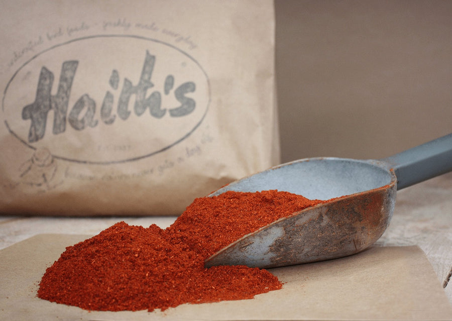 Colour food for cage birds