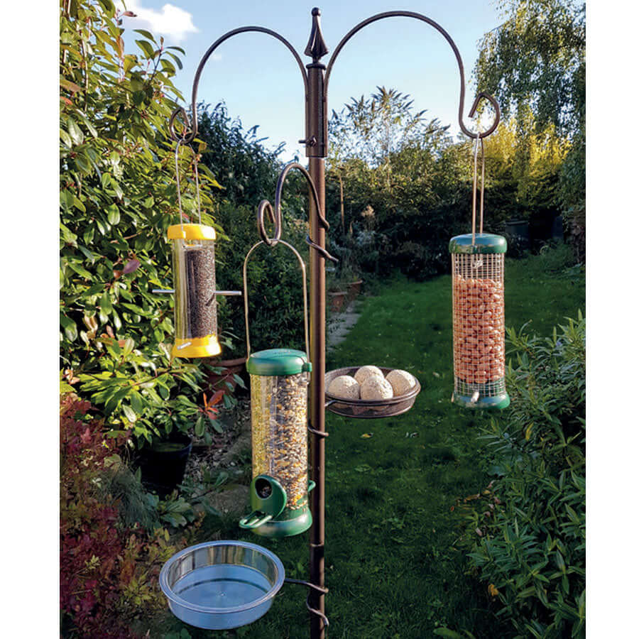 Easy to assemble (no tools required) and ideal for any garden size.