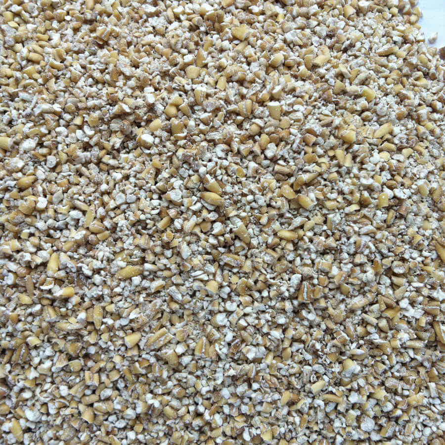 Finely chopped oats - popular with many garden birds. Can be fed alone or mixed with other foods like Sunflower Hearts.
